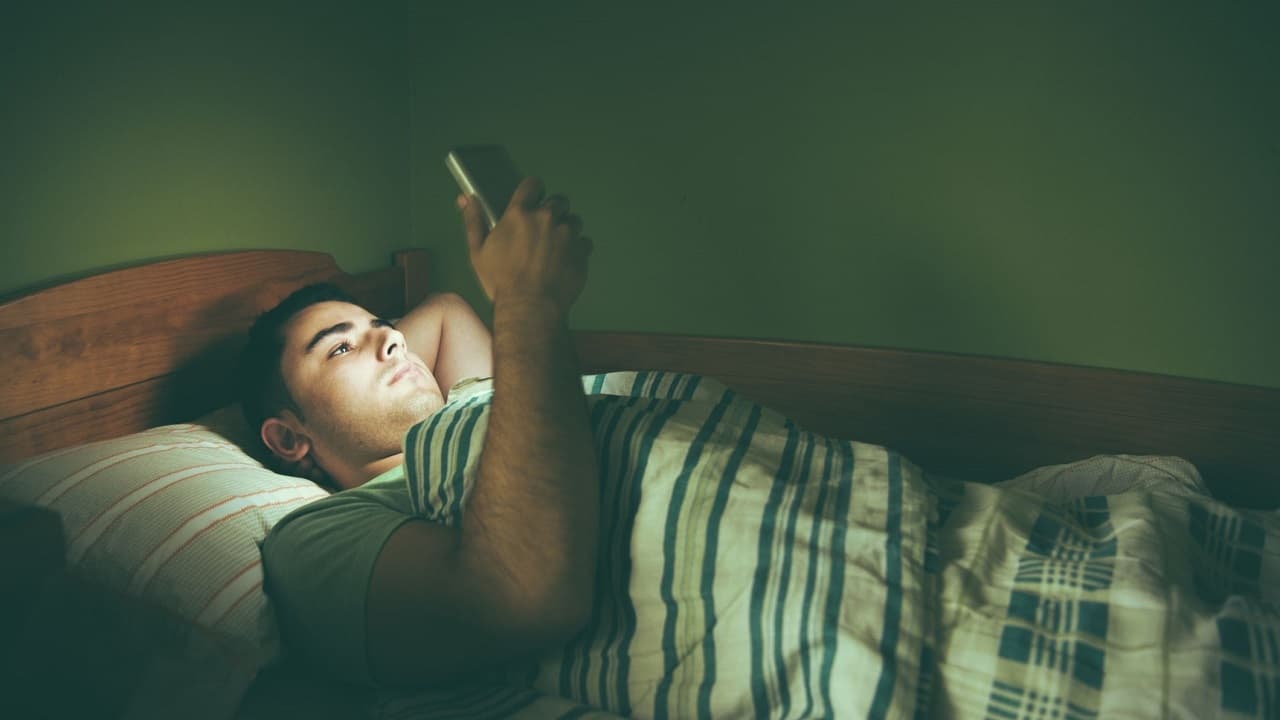 چگونه عادت استفاده از تلفنهمراه قبل از خواب را کنار بگذاریم؟